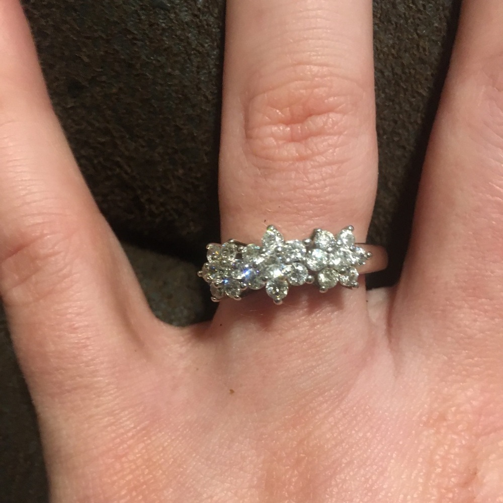 Sterling Silver Ring ornamented with florets